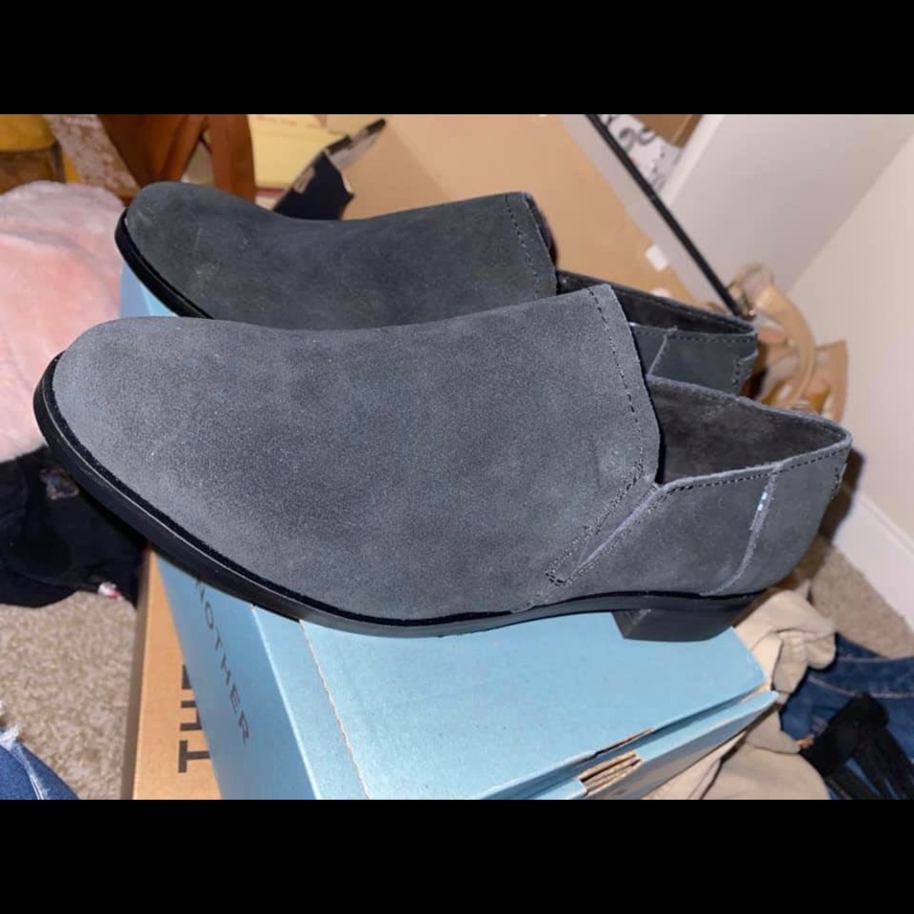 Brand new toms booties